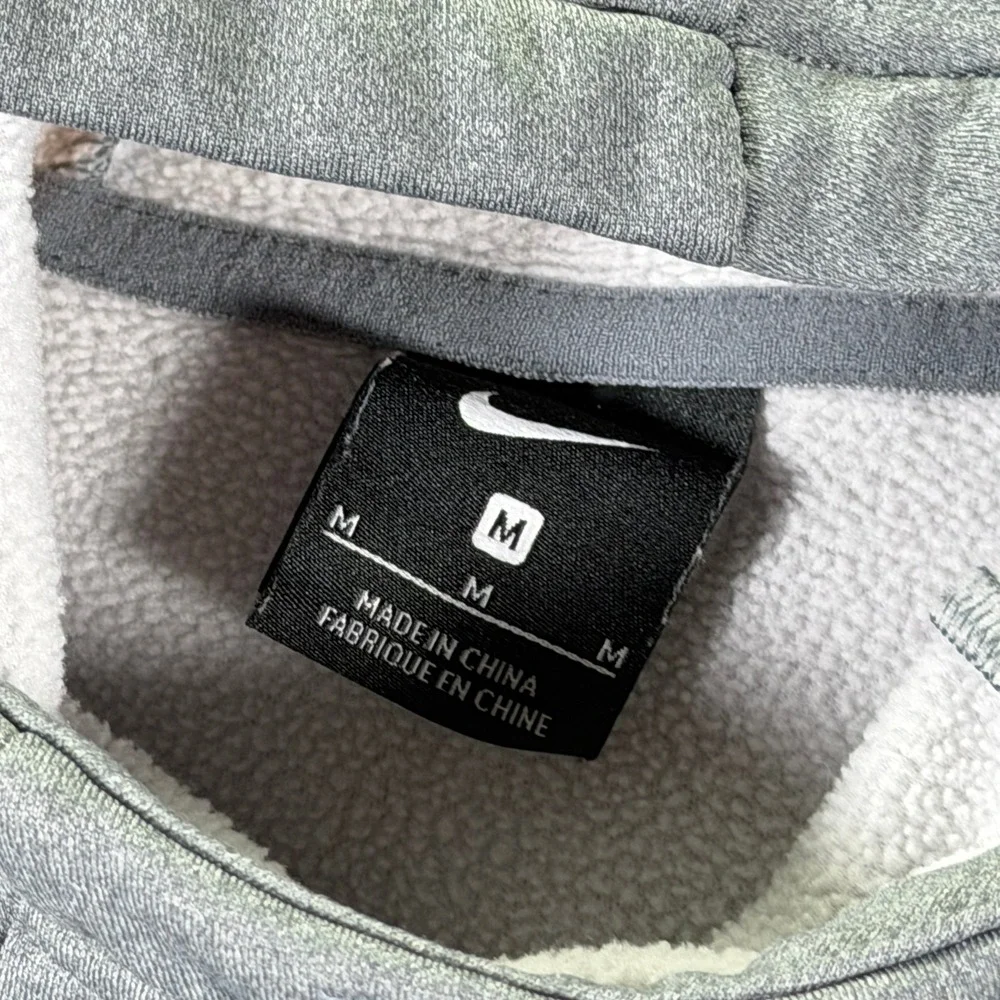 Nike Dri-FIT Gray Hoodie Pullover Therma Fit Women's Medium‎ Athletic Workout